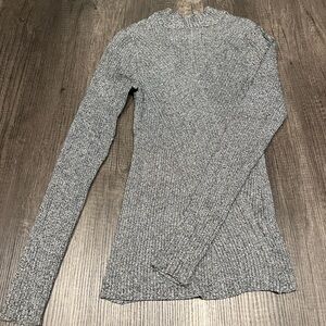 H&M Gray Turtleneck Sweater